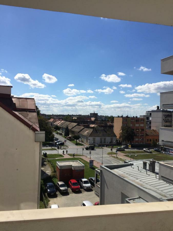Studio Apartman Lara *** Osijek Exterior photo